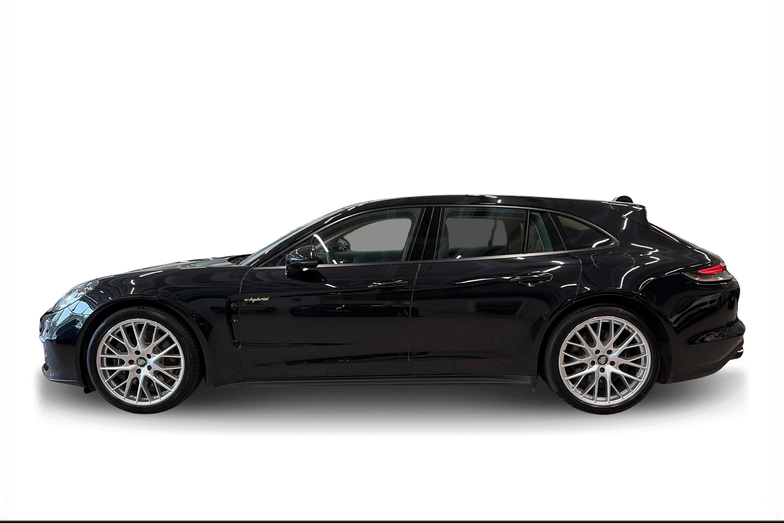 musta Porsche Panamera 2022 kuva 6.