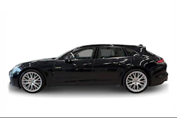 musta Porsche Panamera 2022 kuva 6.