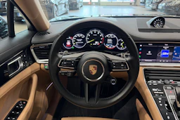 musta Porsche Panamera 2022 kuva 18.