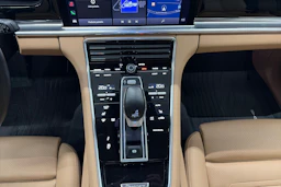 musta Porsche Panamera 2022 kuva 19.