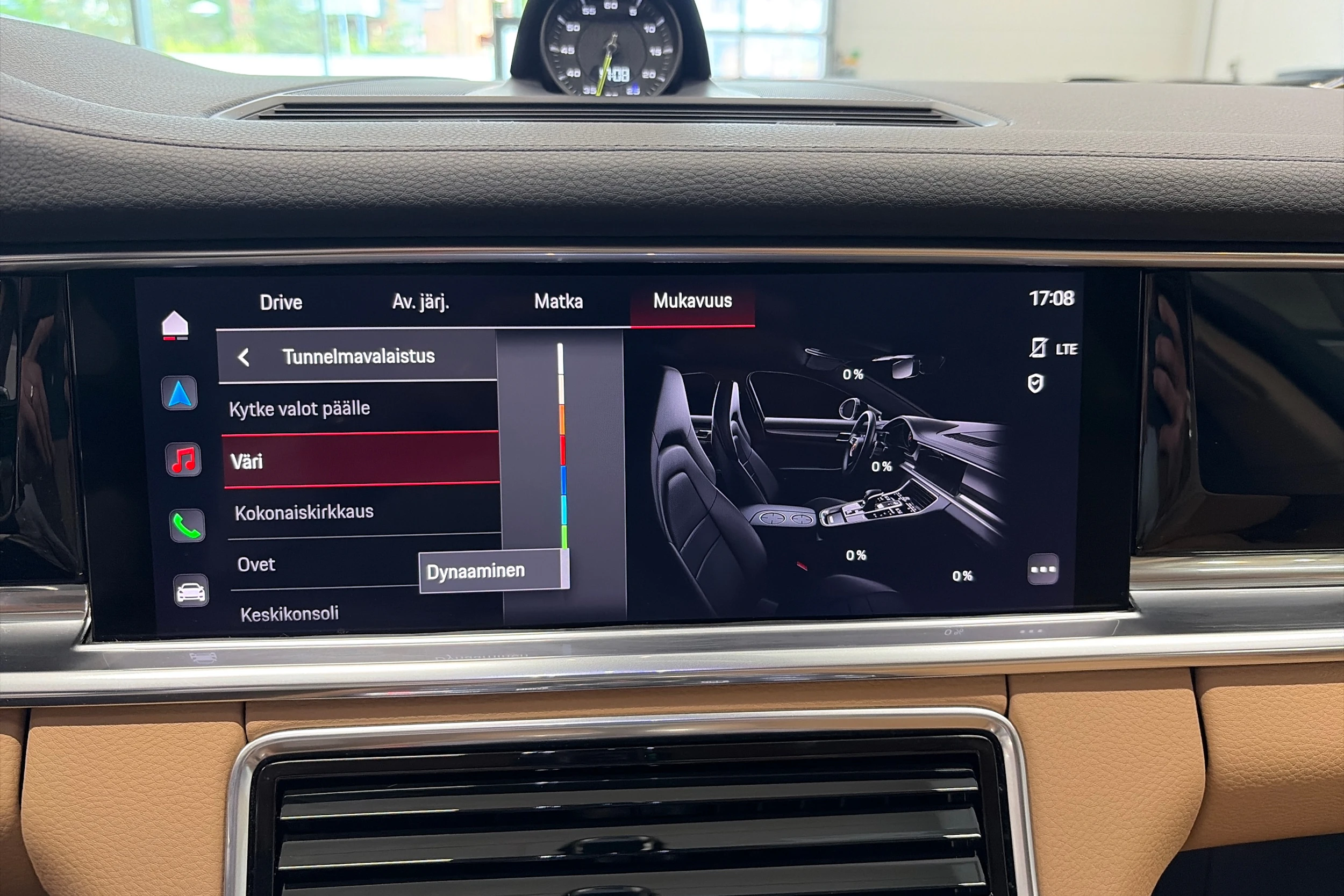 musta Porsche Panamera 2022 kuva 21.