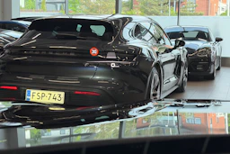musta Porsche Panamera 2022 kuva 24.