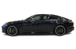 Musta Porsche Panamera 2022 kuva 5.