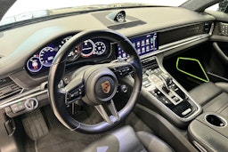 Musta Porsche Panamera 2022 kuva 6.
