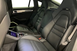 Musta Porsche Panamera 2022 kuva 8.
