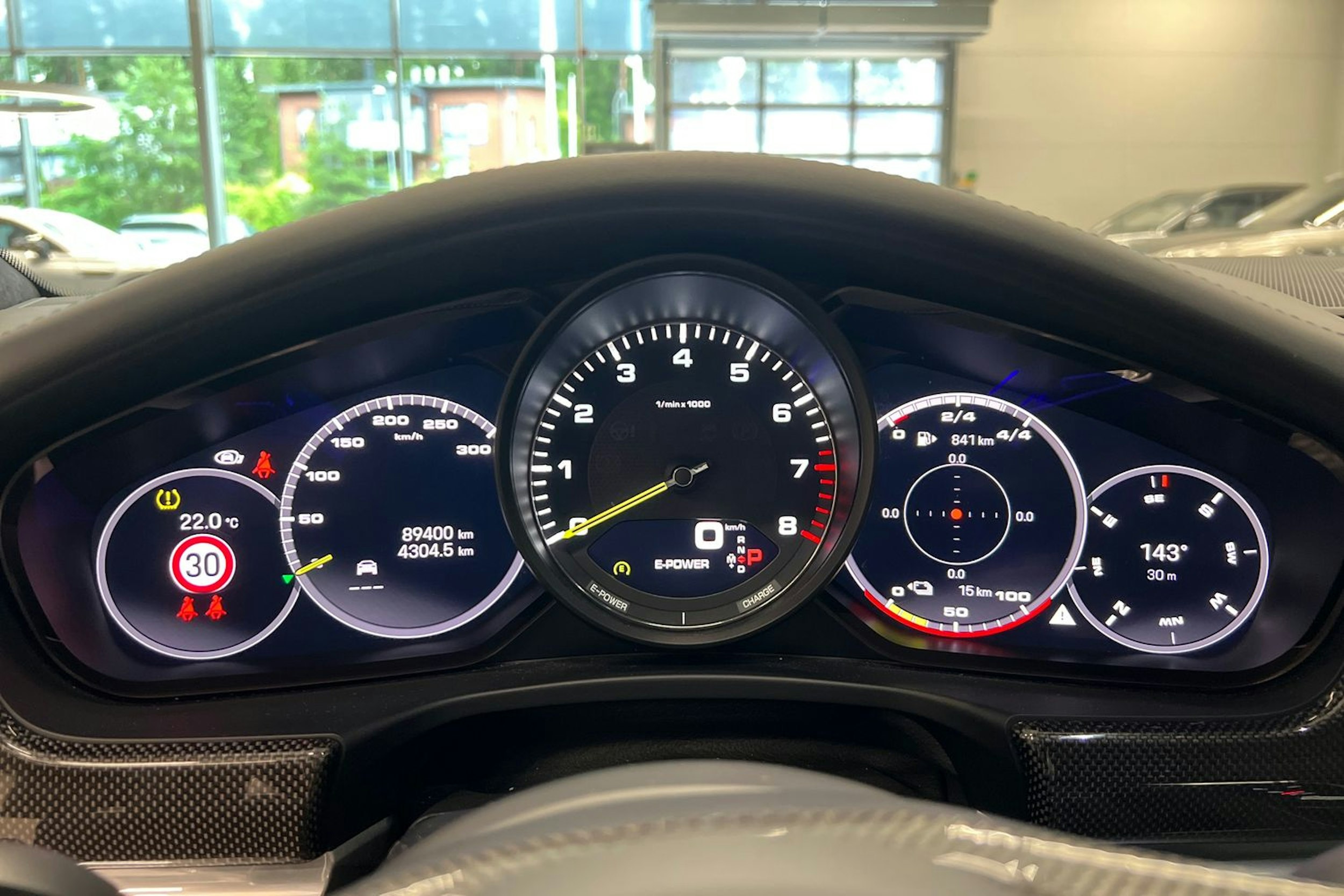 Musta Porsche Panamera 2022 kuva 12.