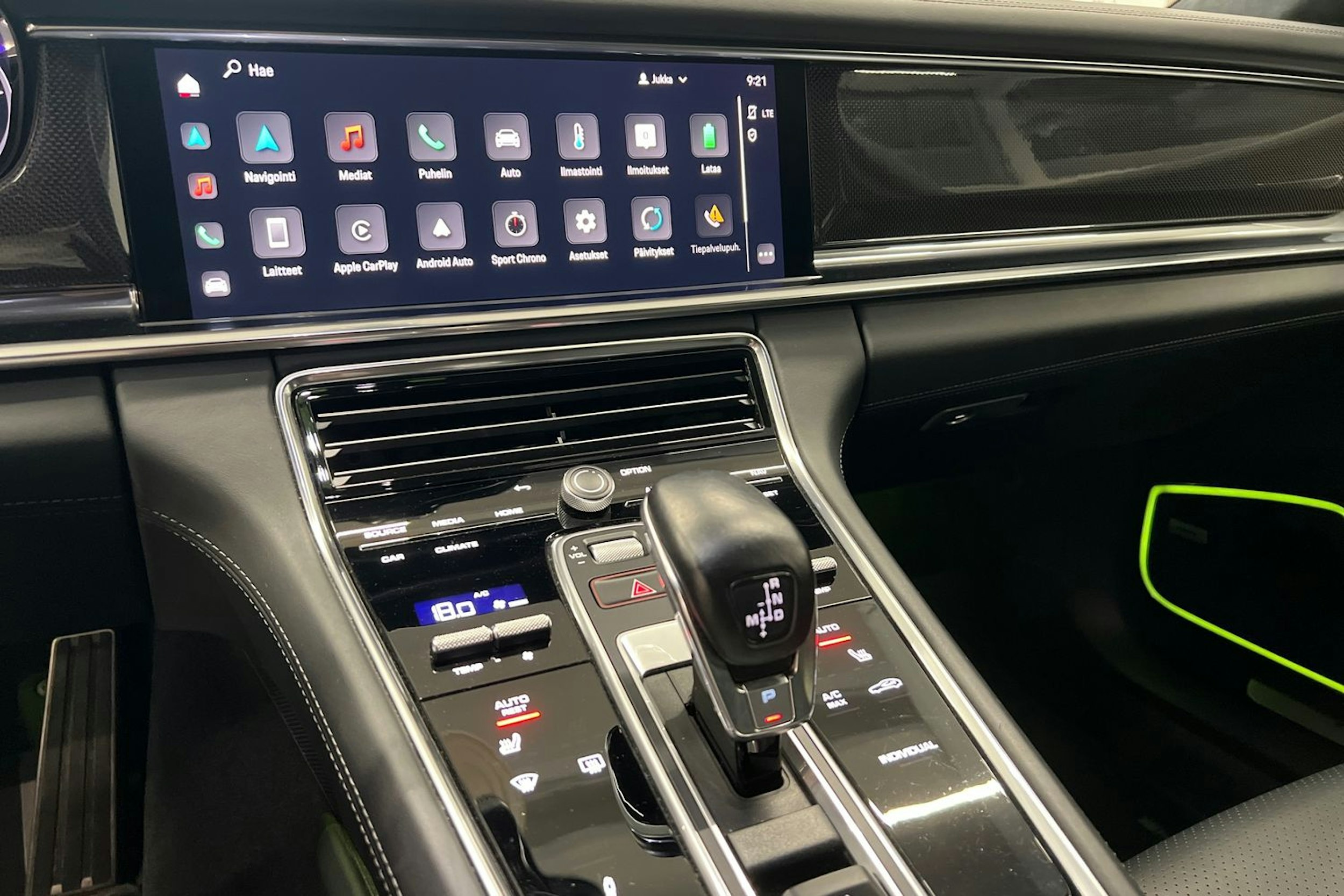 Musta Porsche Panamera 2022 kuva 13.
