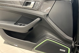 Musta Porsche Panamera 2022 kuva 17.