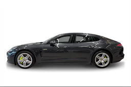 harmaa Porsche Panamera 2022 kuva 5.