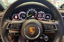 harmaa Porsche Panamera 2022 kuva 19.