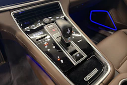 harmaa Porsche Panamera 2022 kuva 21.
