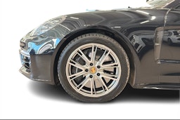 Musta Porsche Panamera 2022 kuva 8.