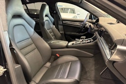 Musta Porsche Panamera 2022 kuva 11.