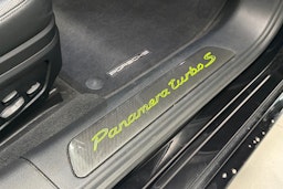 Musta Porsche Panamera 2022 kuva 12.