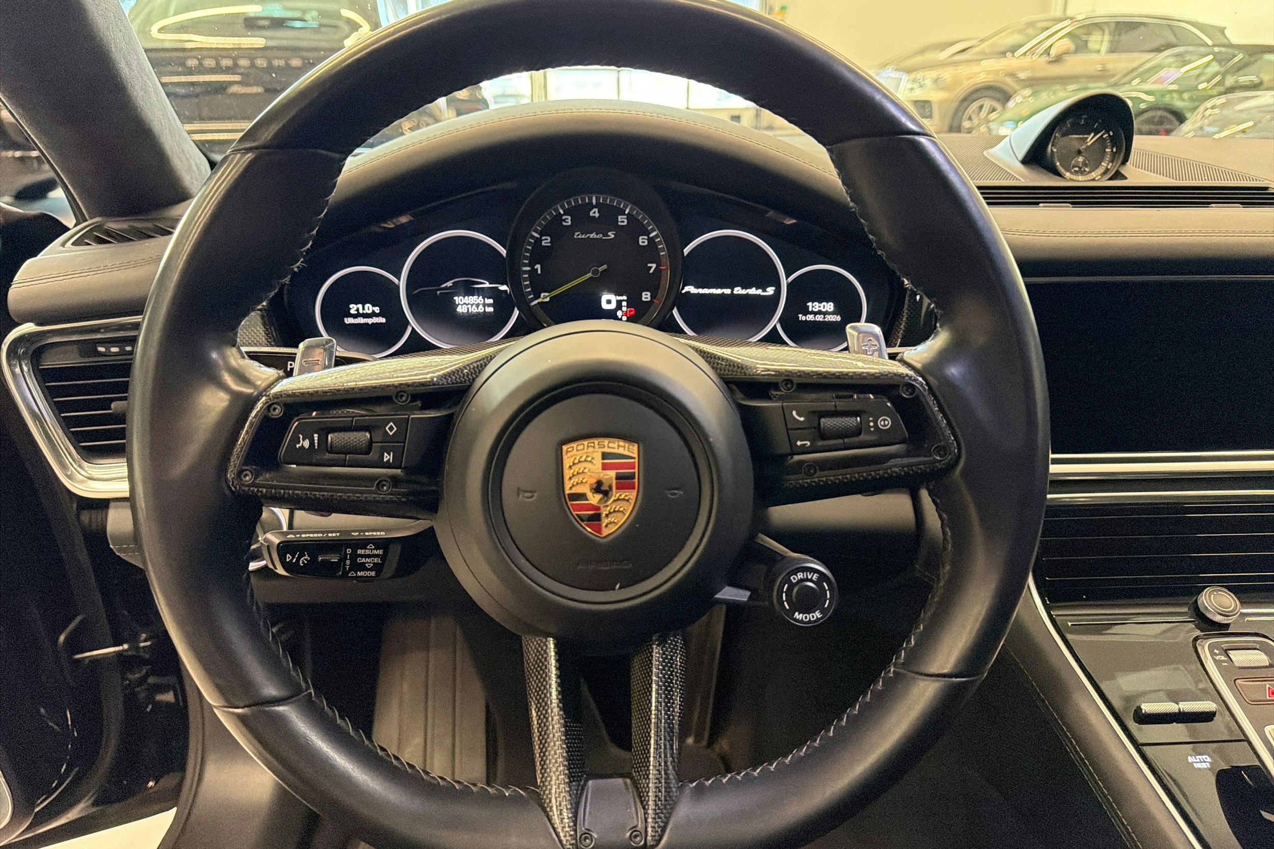 Musta Porsche Panamera 2022 kuva 13.