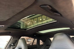 Musta Porsche Panamera 2022 kuva 19.