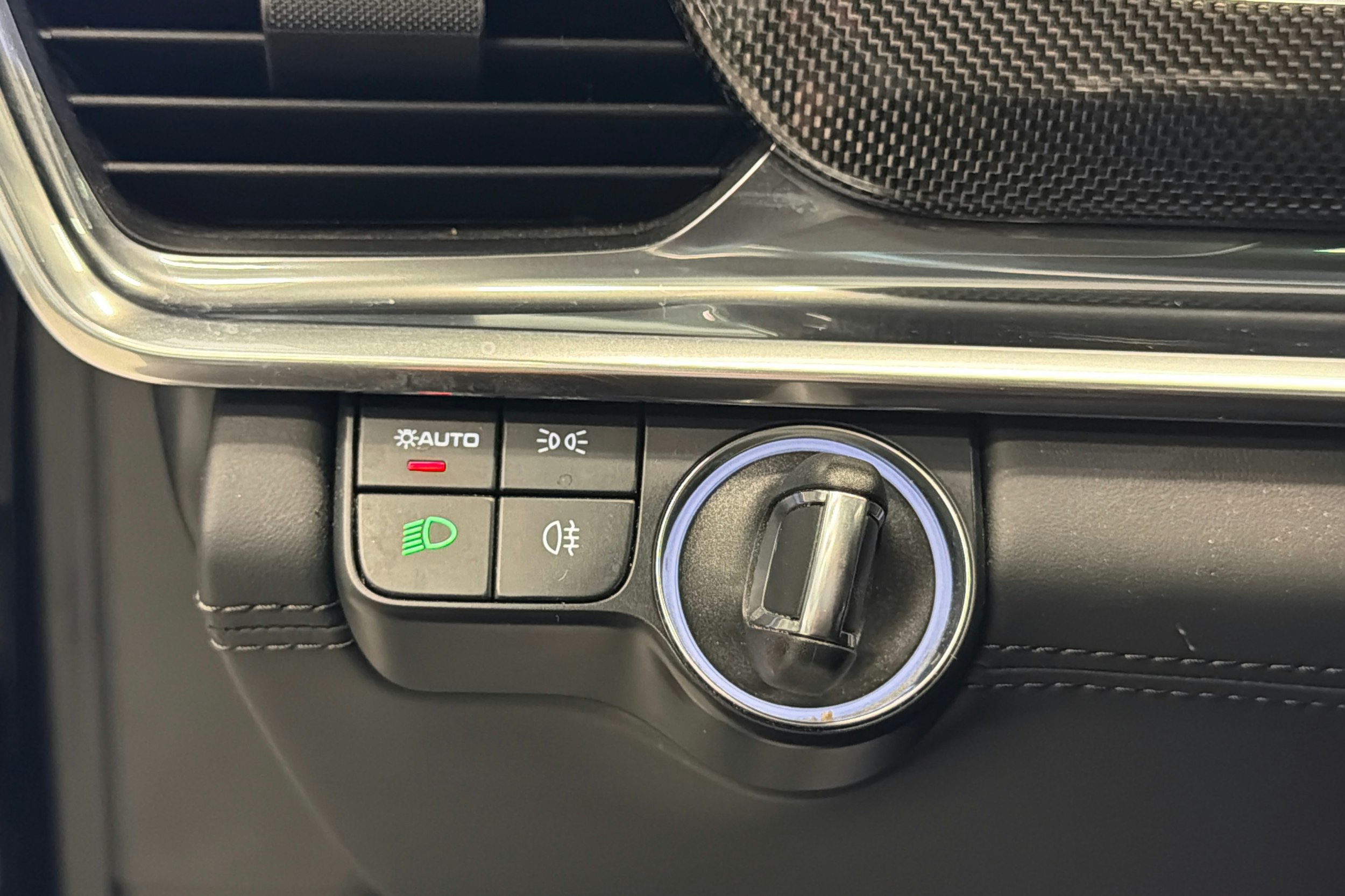 Musta Porsche Panamera 2022 kuva 24.