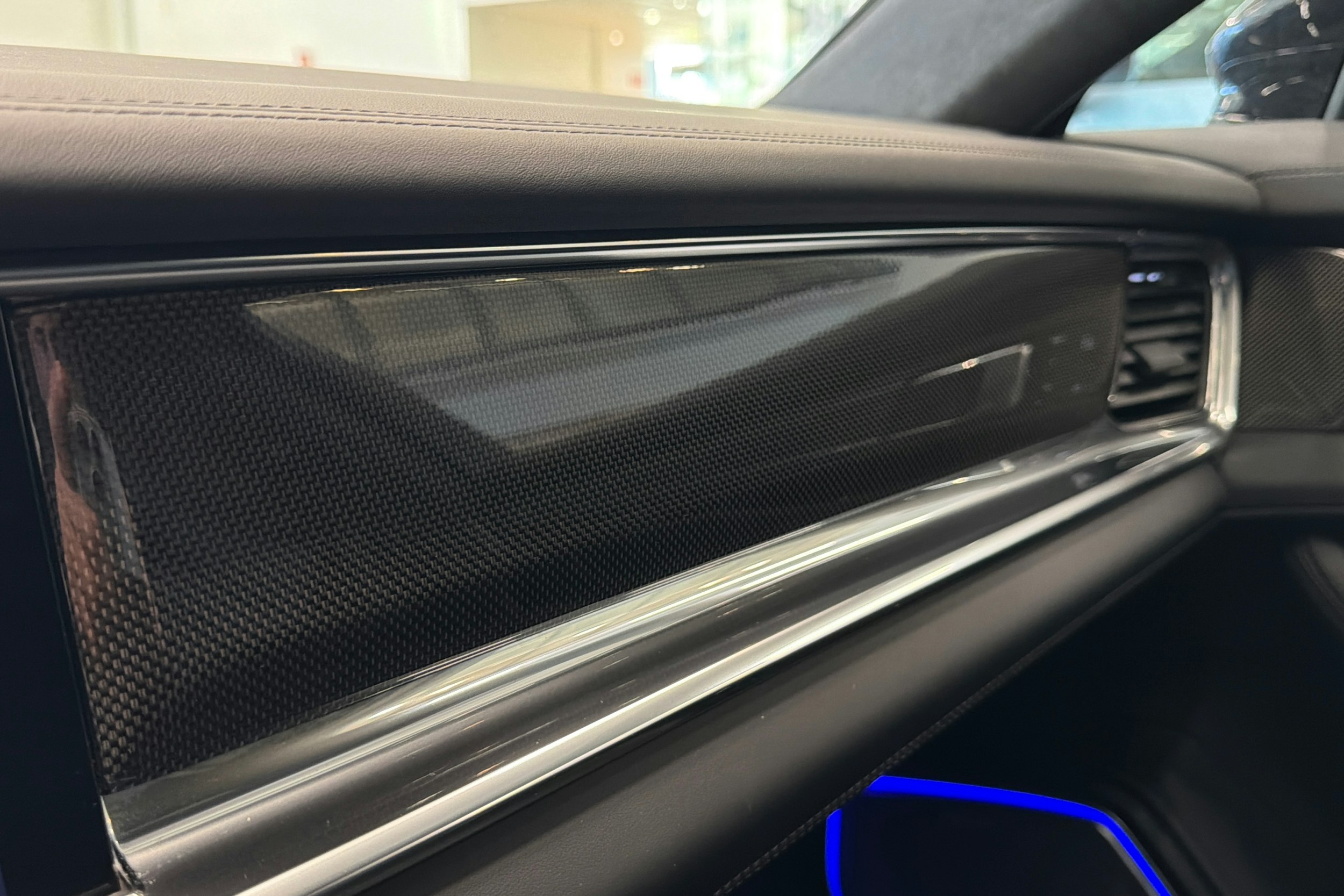 Musta Porsche Panamera 2022 kuva 25.