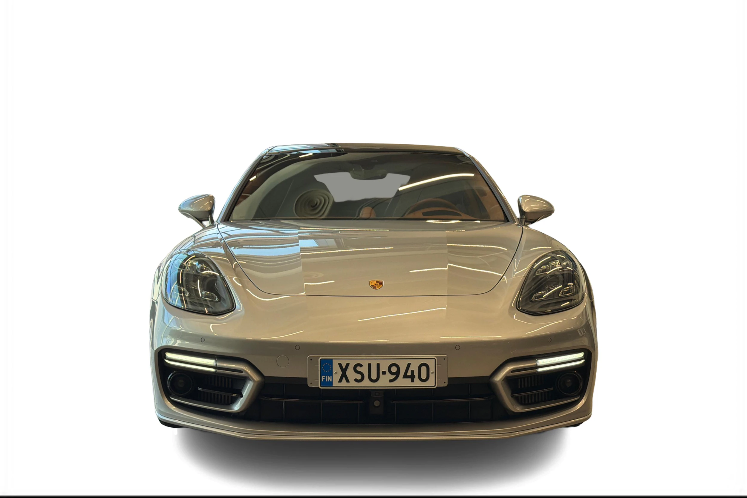 Harmaa Porsche Panamera 2023 kuva 4.