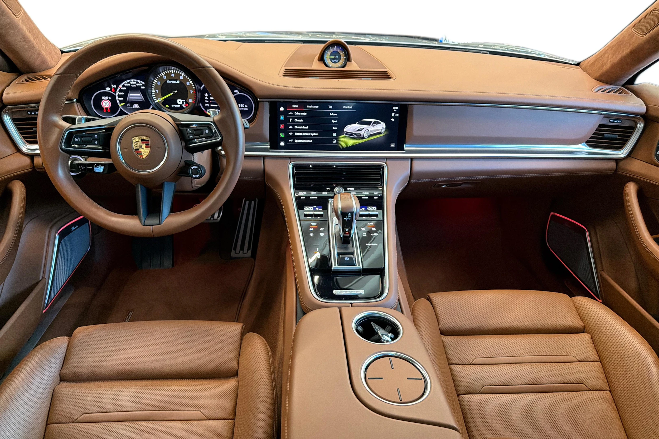 Harmaa Porsche Panamera 2023 kuva 7.