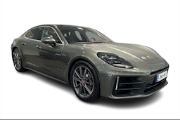 vihreä Porsche Panamera 2024 kuva 1.
