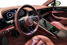 vihreä Porsche Panamera 2024 kuva 6.