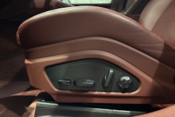 vihreä Porsche Panamera 2024 kuva 11.