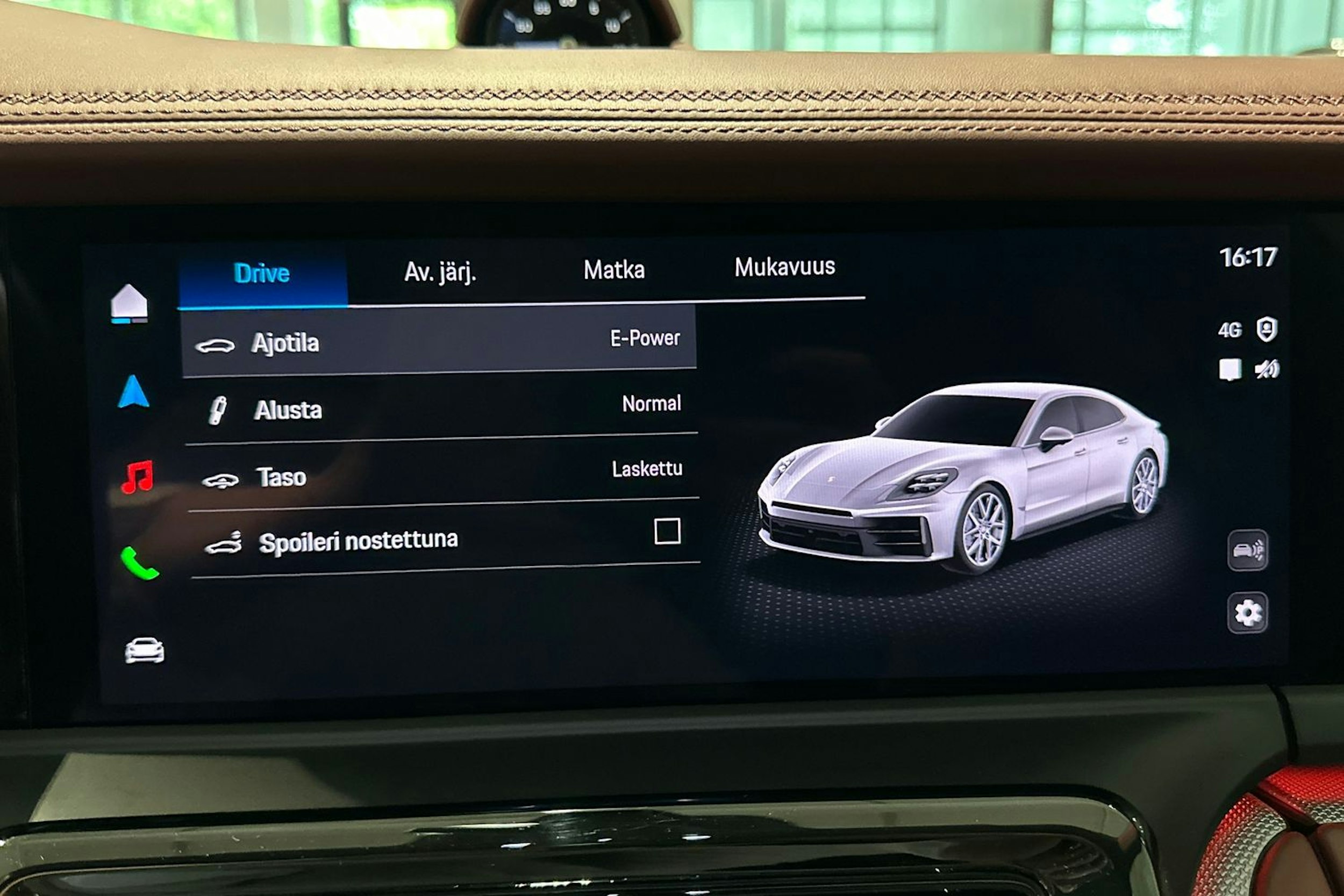 vihreä Porsche Panamera 2024 kuva 14.