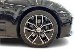 Musta Porsche Panamera 2024 kuva 9.