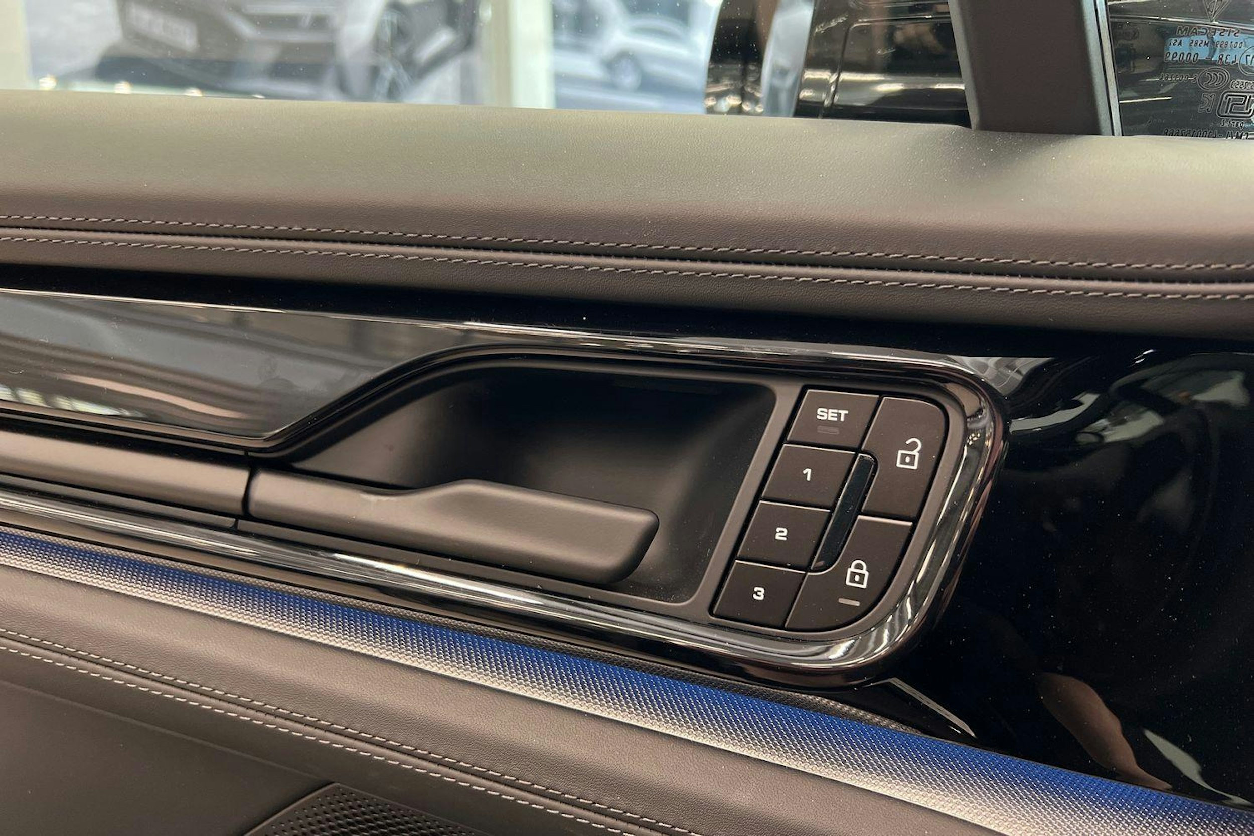 Musta Porsche Panamera 2024 kuva 13.