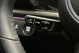Harmaa Porsche Panamera 2024 kuva 12.