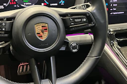 Harmaa Porsche Panamera 2024 kuva 13.