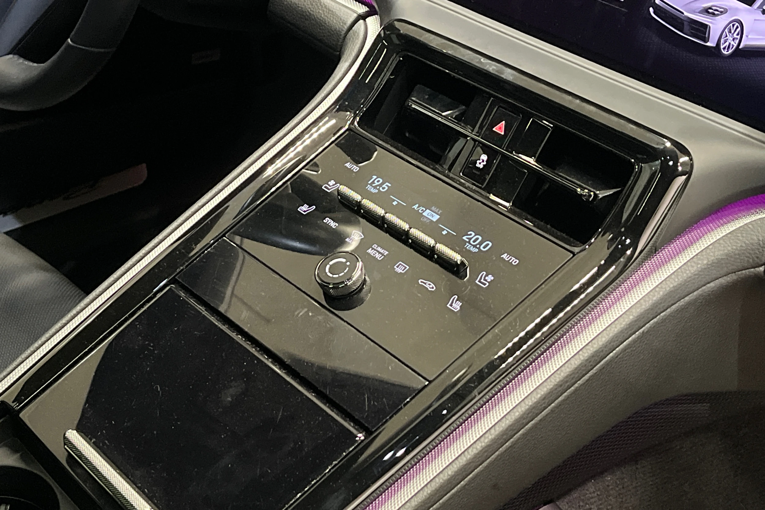 Harmaa Porsche Panamera 2024 kuva 20.