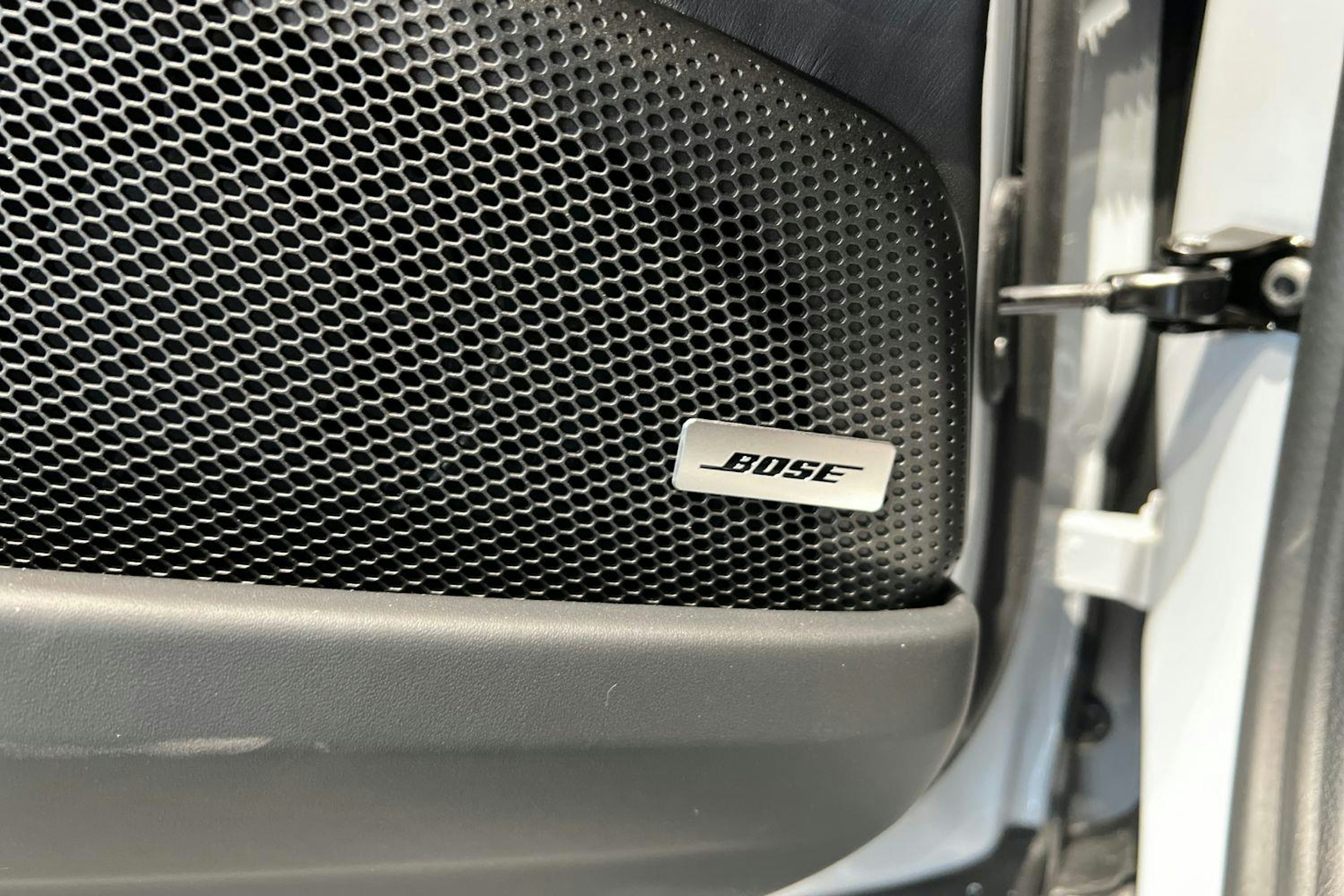 met. harmaa Porsche Panamera 2025 kuva 18.