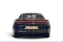 vihreä Porsche Panamera 2026 kuva 3.