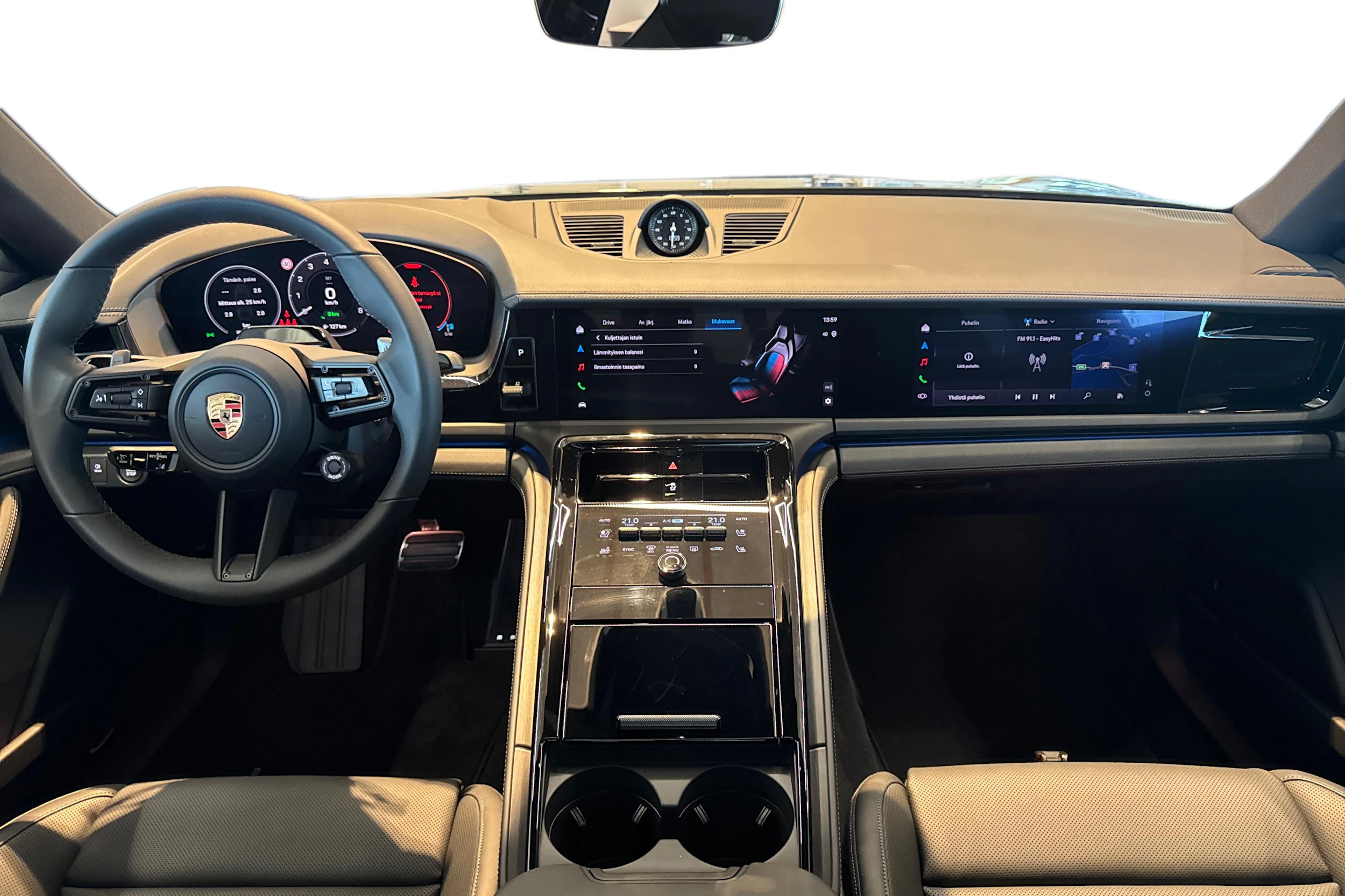 vihreä Porsche Panamera 2026 kuva 7.