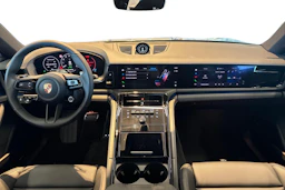 vihreä Porsche Panamera 2026 kuva 7.