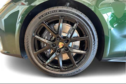 vihreä Porsche Panamera 2026 kuva 9.