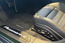vihreä Porsche Panamera 2026 kuva 11.