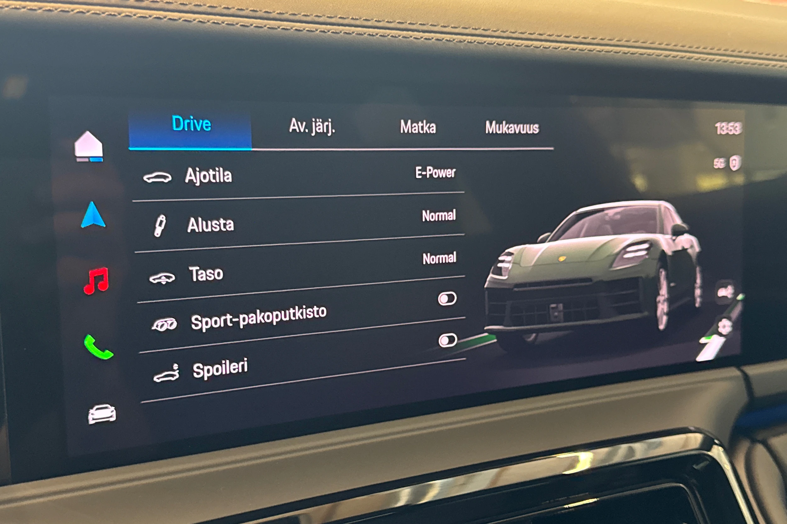 vihreä Porsche Panamera 2026 kuva 14.