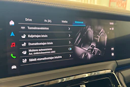 vihreä Porsche Panamera 2026 kuva 16.