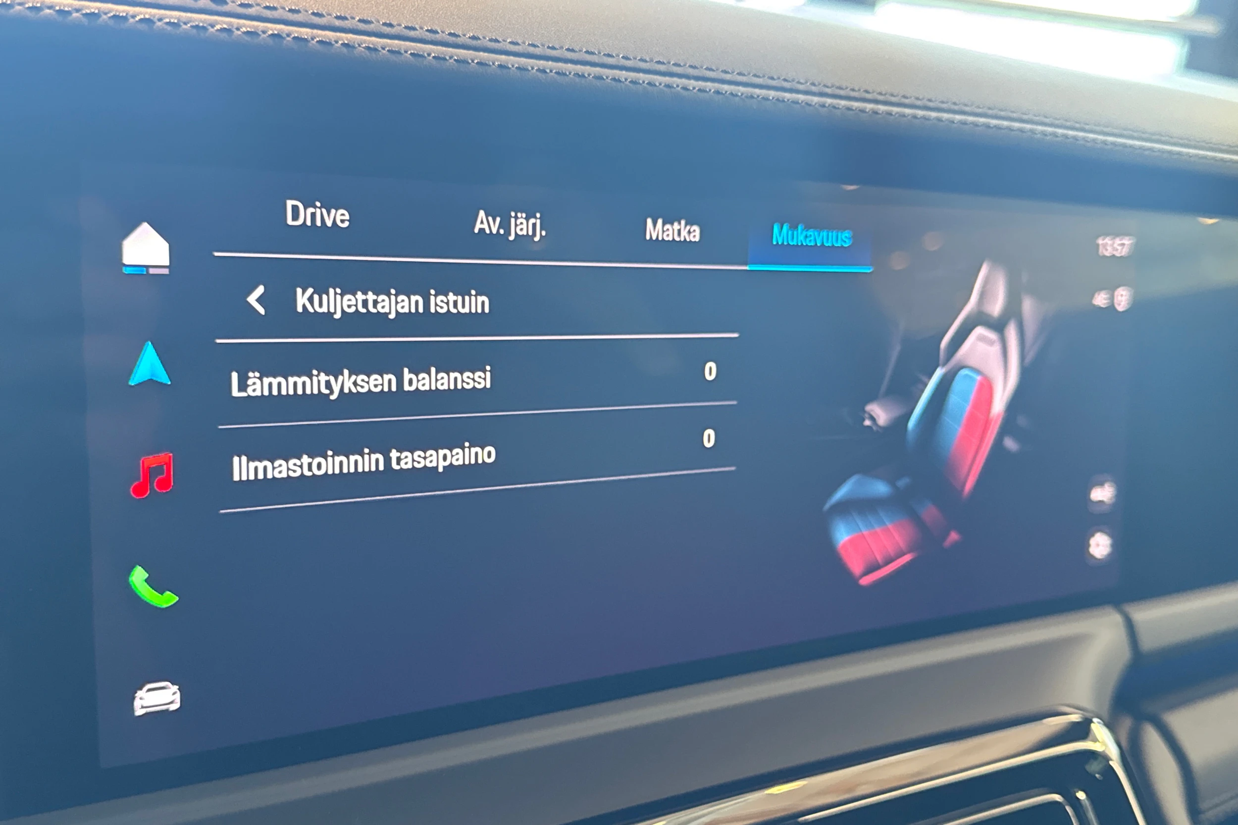 vihreä Porsche Panamera 2026 kuva 20.