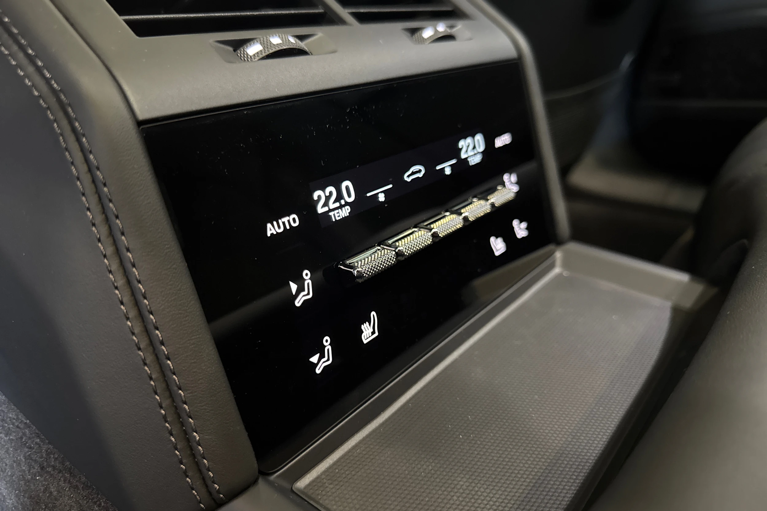 vihreä Porsche Panamera 2026 kuva 21.
