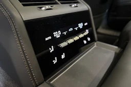 vihreä Porsche Panamera 2026 kuva 21.