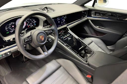 harmaa Porsche Panamera 2026 kuva 7.