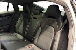harmaa Porsche Panamera 2026 kuva 9.