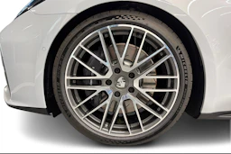 harmaa Porsche Panamera 2026 kuva 10.