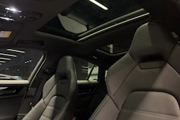 harmaa Porsche Panamera 2026 kuva 15.