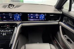 harmaa Porsche Panamera 2026 kuva 17.