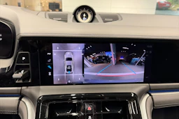 harmaa Porsche Panamera 2026 kuva 19.